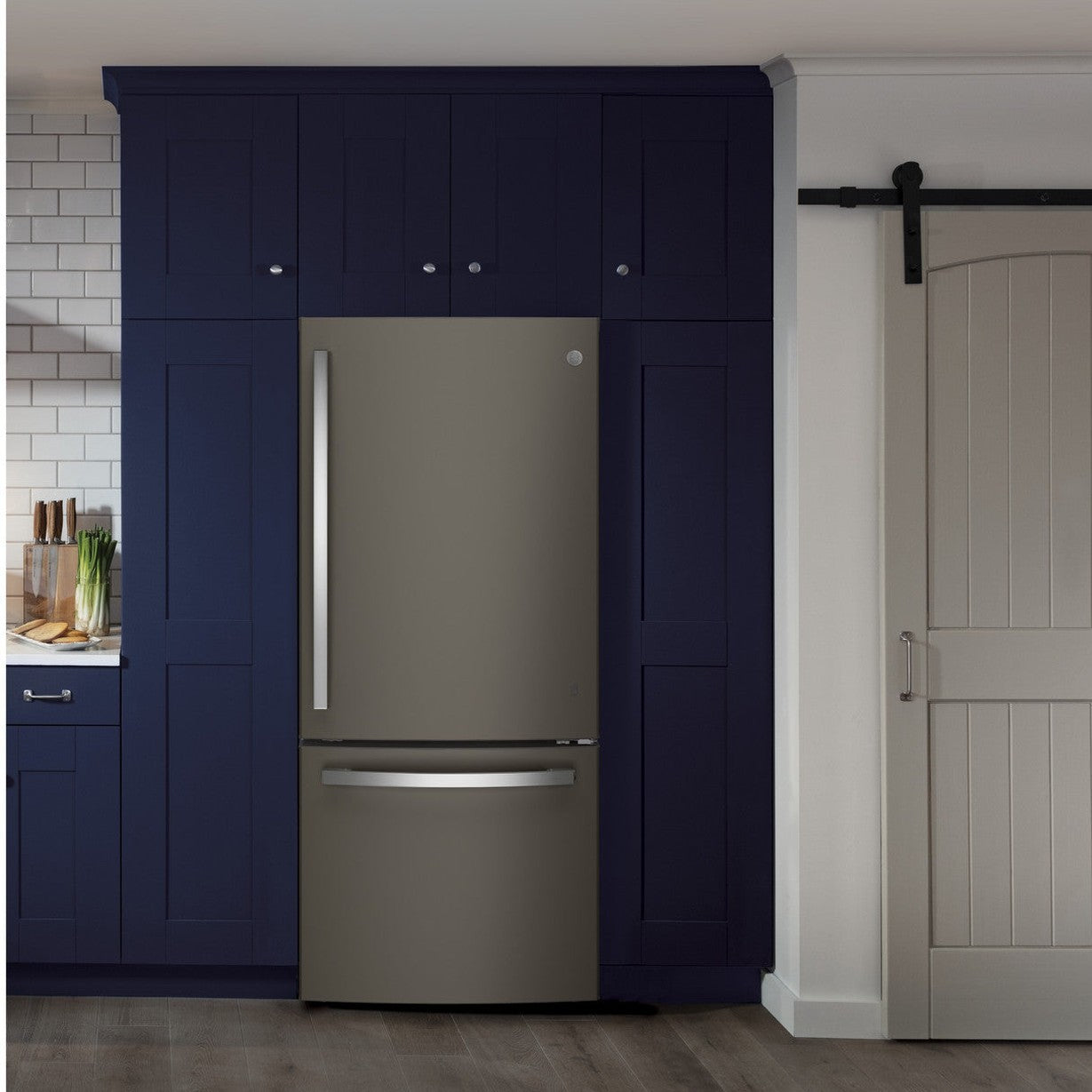 GE GDE21EMKES 30" Bottom-Freezer Refrigerator 21 Cu. Ft. – Fingerprint Resistant Slate