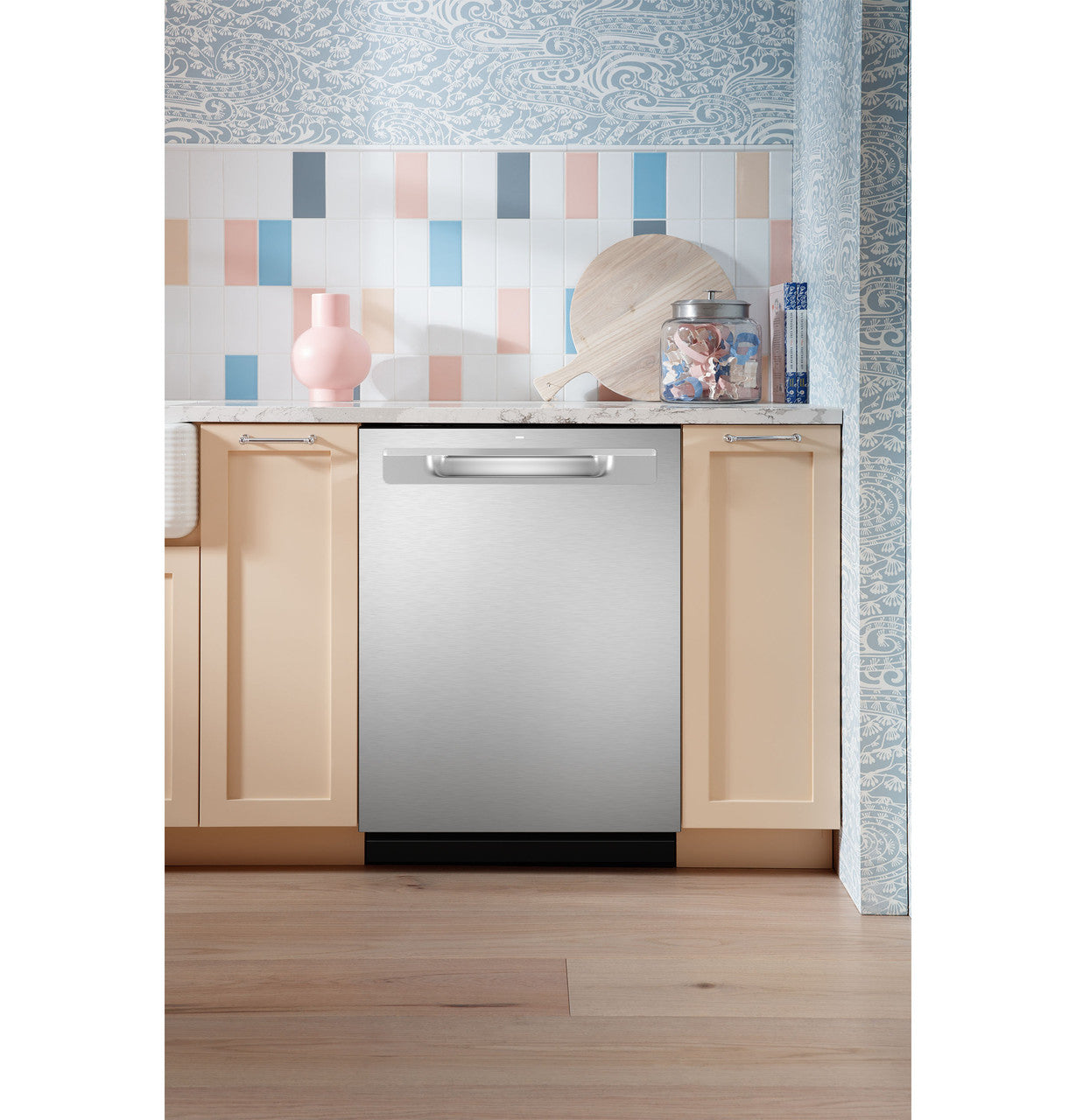 GE GDP670SYVFS 24" ENERGY STAR® Top Control Dishwasher – Fingerprint Resistant Stainless Steel