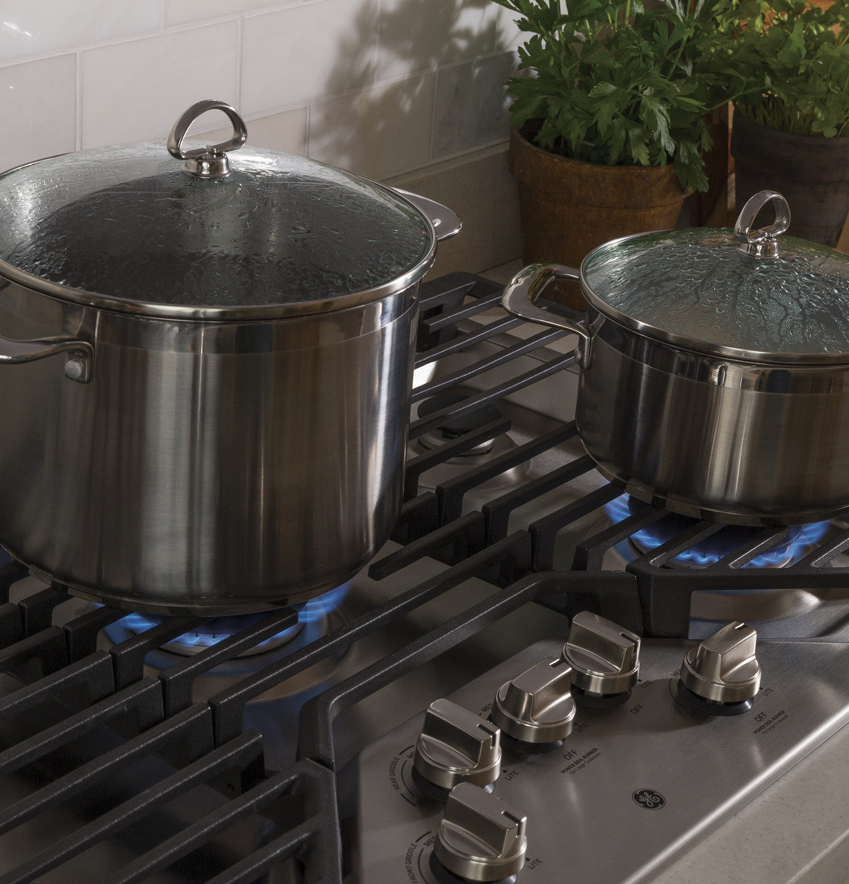 GE JGP5036SLSS 36" Built-In Gas Cooktop – Stainless Steel