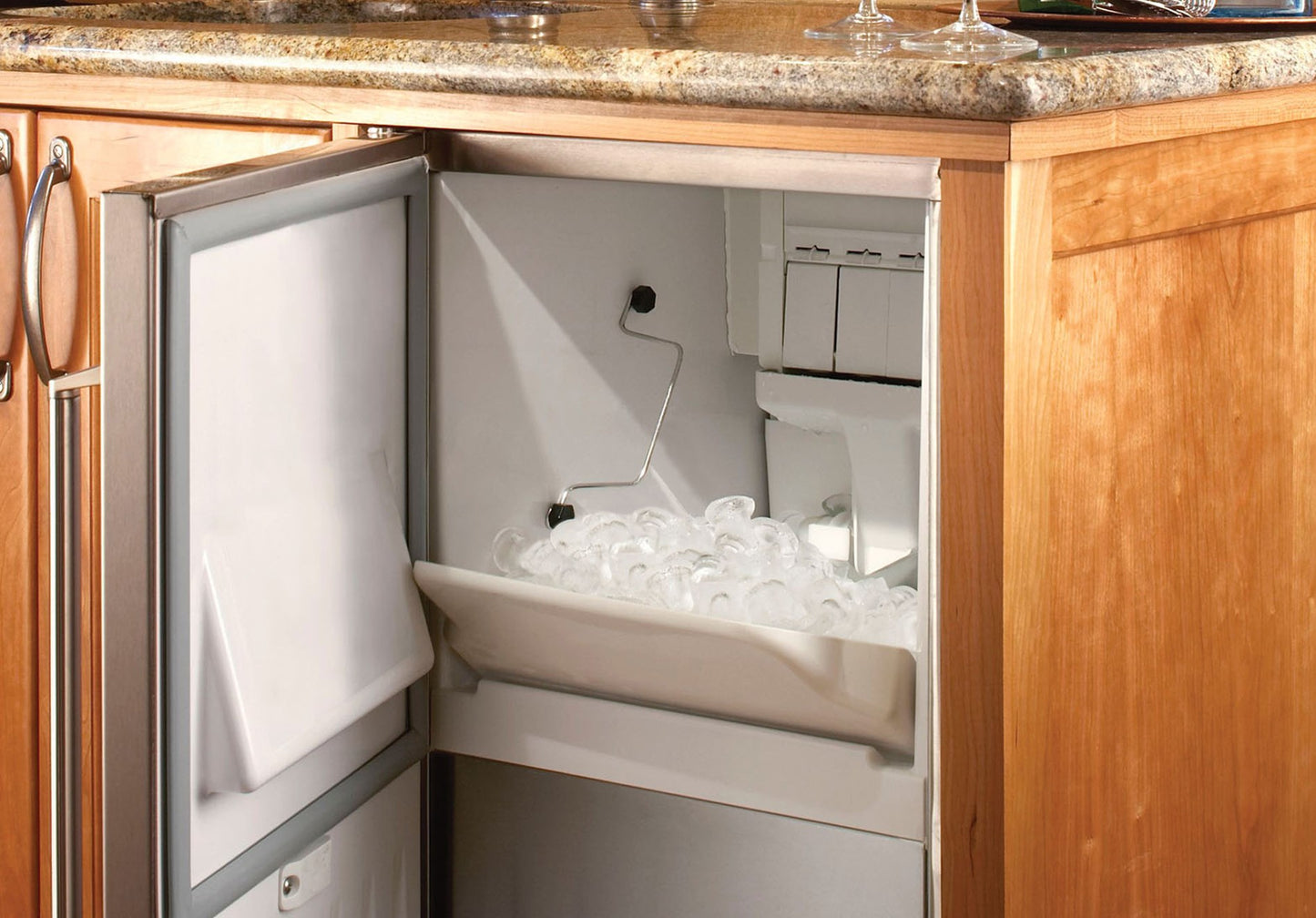 Perlick HP15CI-W 15" Signature Series Clear Ice Maker – Panel Ready