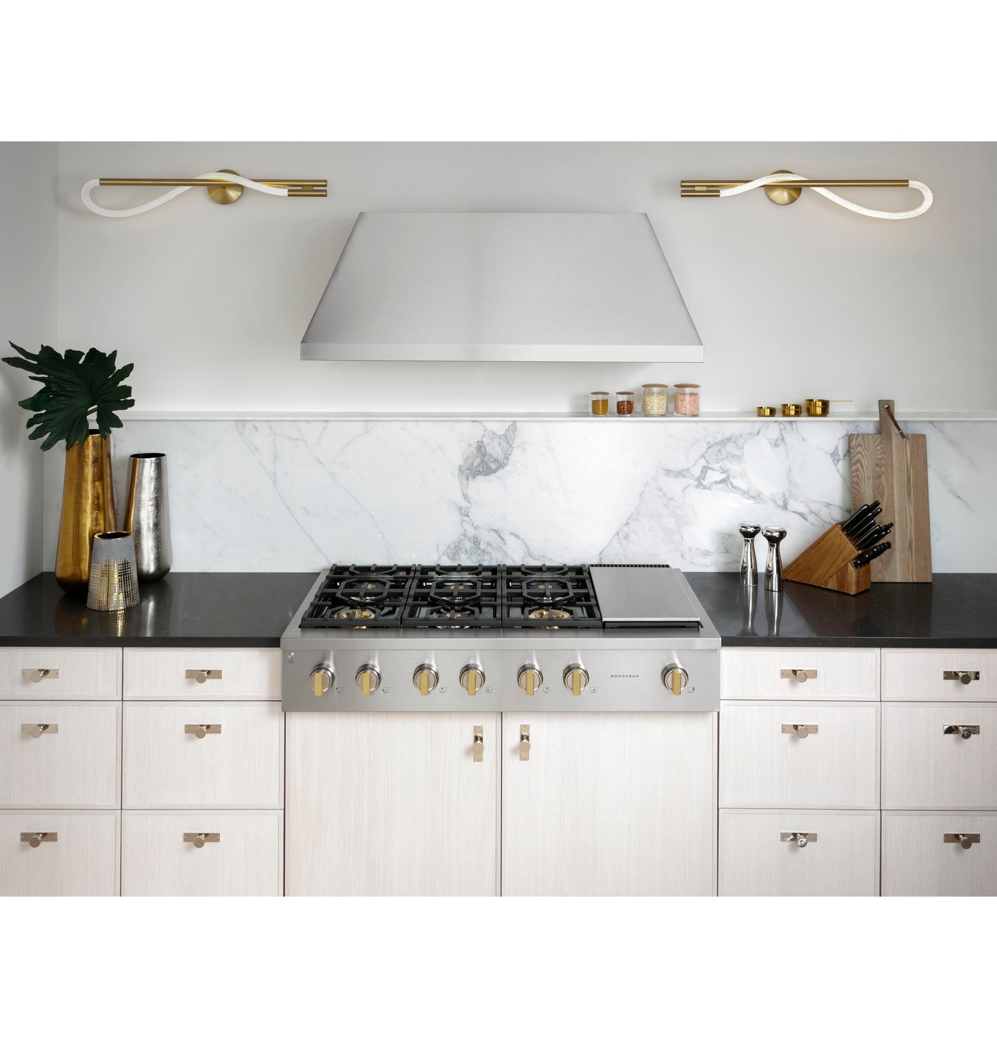 Monogram ZGU486NDTSS 48" Professional Gas Rangetop with 6 Burners & Griddle - Stainless Steel