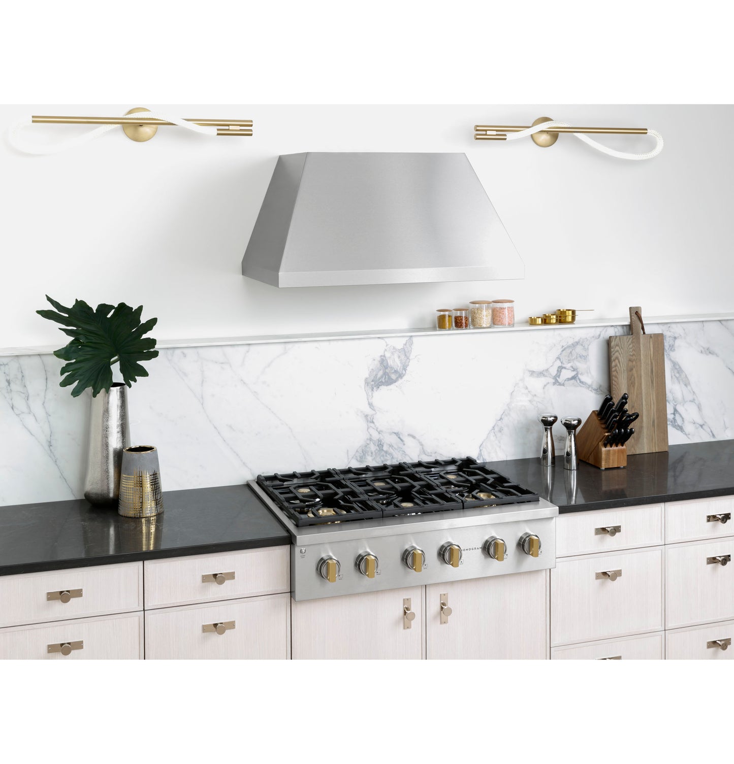 Monogram ZGU366NTSS 36" Professional Gas Rangetop with 6 Burners - Stainless Steel