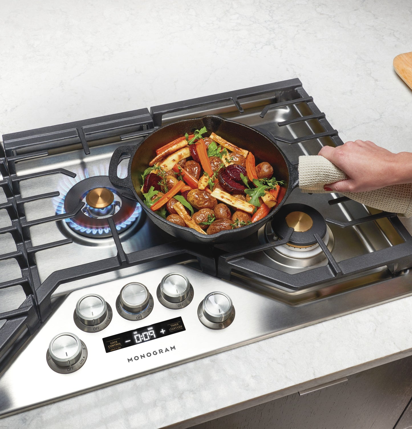 Monogram ZGU36ESLSS 36" Gas Cooktop with 5 Burners & Tri-Ring Burner - Stainless Steel