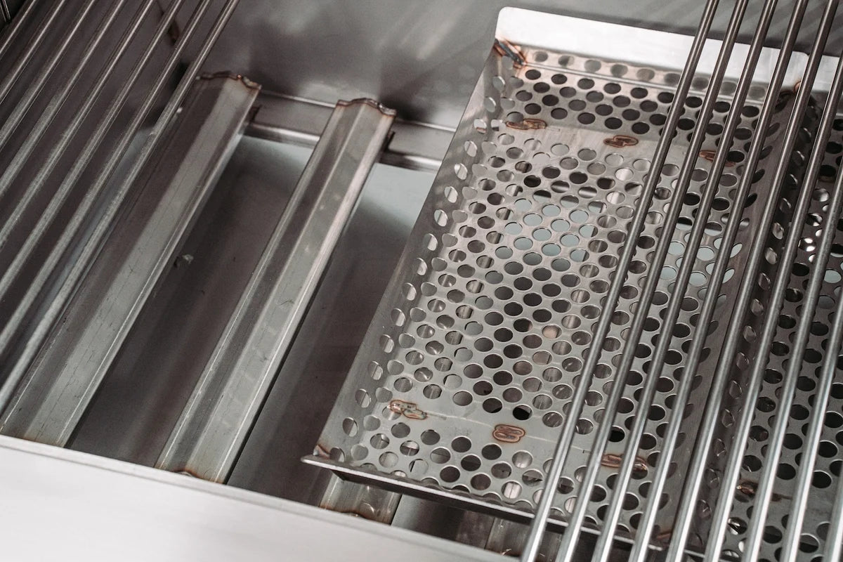American Cooking Equipment THREE ONE SIX 316L 32" Marine-Grade 6-Burner Built-In Grill