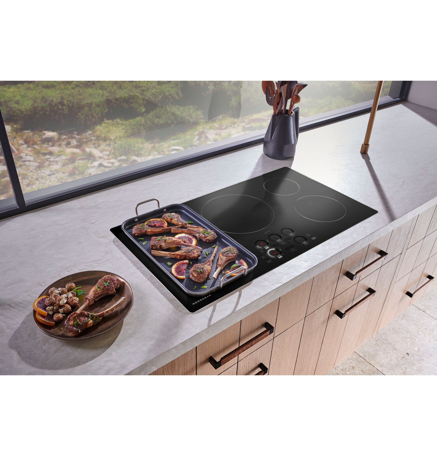 Monogram ZHU30RDTBB 30" Induction Cooktop with Precision Temperature Control – Black