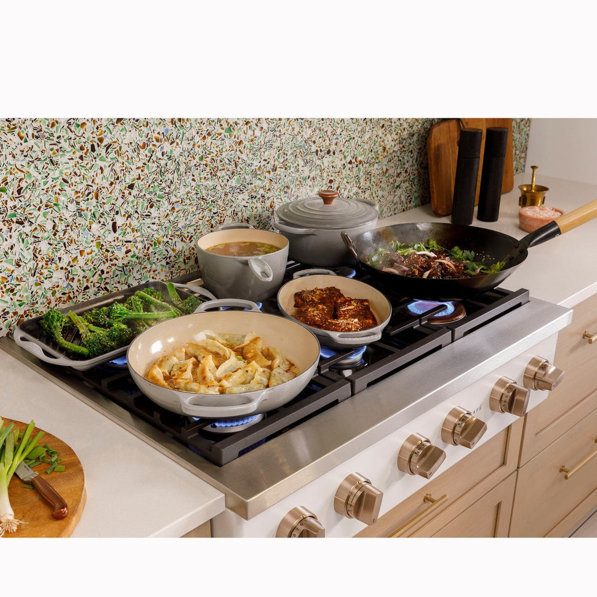 Cafe CGU366P3TD1 36" Commercial-Style Gas Rangetop – Matte Black