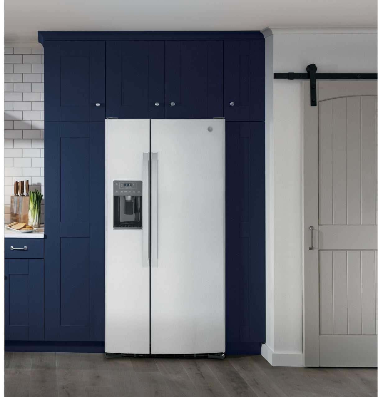 GE GSS23GYPFS 33" Side-by-Side Refrigerator with External Dispenser - Stainless Steel