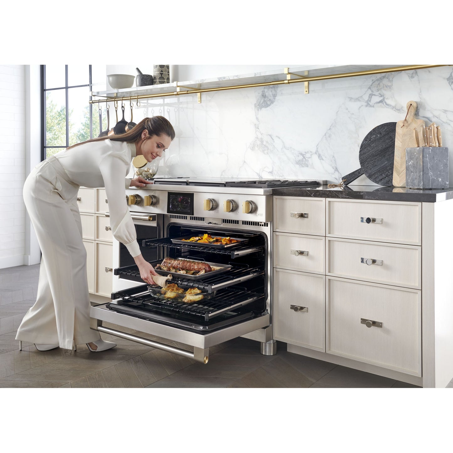 Monogram ZDP484NGTSS 48" Dual Fuel Professional Range with 4 Burners, Grill, and Griddle