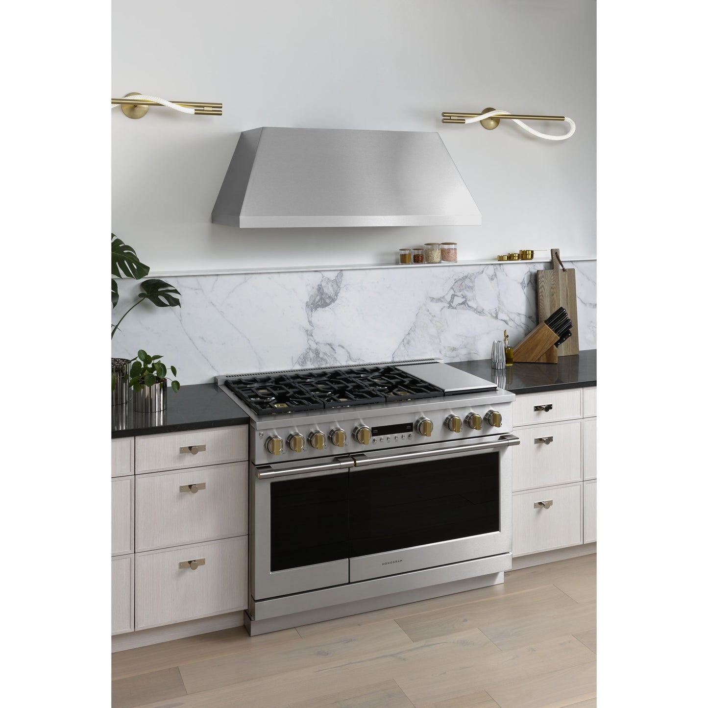 Monogram ZGP486NDTSS 48" All Gas Professional Range with 6 Burners and Griddle