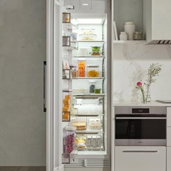 Sub Zero DEC2450FI – 24″ Designer Column Freezer with Ice Maker, Panel-Ready
